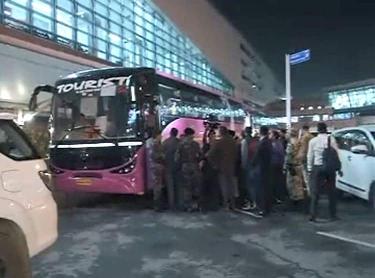 आधी रात में शिफ्टिंग, CID का पहरा...अपने विधायकों को ऐसे बचा रही है BJP