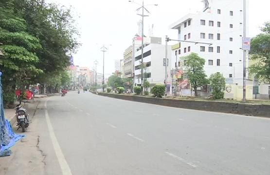 लॉकडाउन का कहर: न खाना न पानी, दूसरे राज्यों से पैदल लौटने को मजबूर