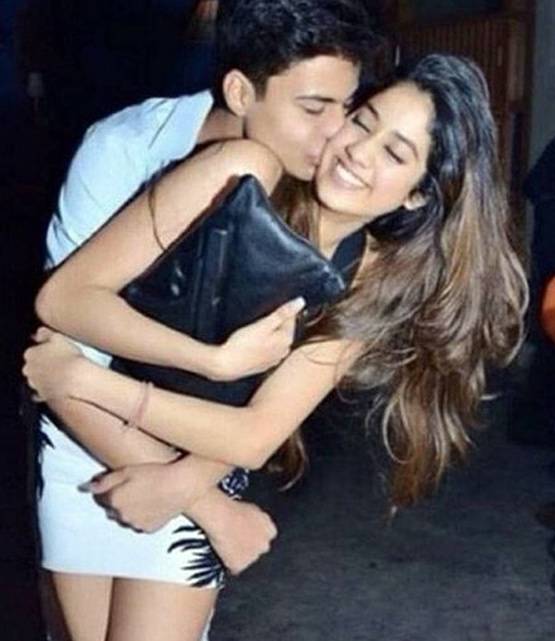 बॉलीवुड डेब्यू से पहले ही लव-लाइफ को लेकर चर्चा में रही हैं जाह्नवी