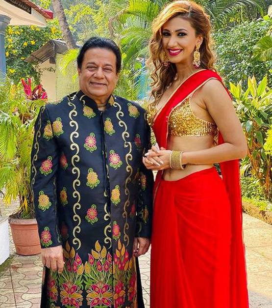 जलोटा से मयूर तक किया 'प्यार का ड्रामा', सोलमेट की तलाश में जसलीन