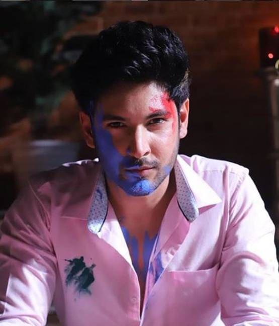 होली पर रोमांट‍िक हुए जेनिफर-श‍िविन, बेहद 2 के सेट से सामने आई फोटो