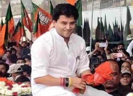 देश की 50 खूबसूरत महिलाओं में शामिल हो चुकी हैं सिंधिया की पत्नी