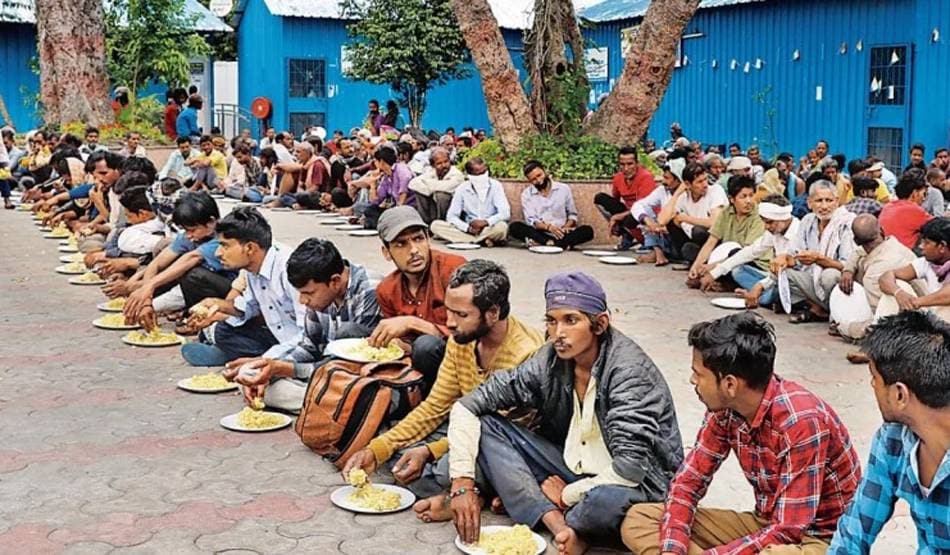 लॉकडाउन में गरीबों के लिए अन्नदाता बना ये गुरुद्वारा, ऐसे की मदद