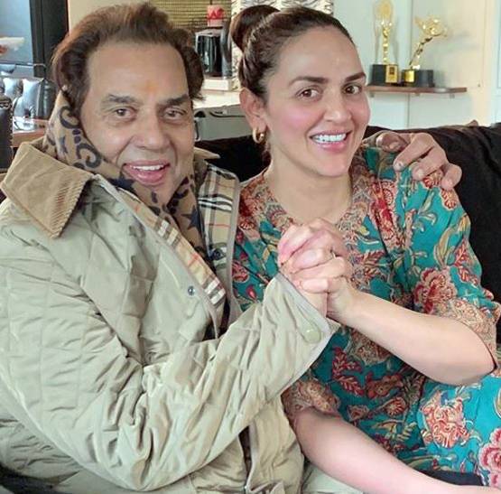 बेटी ईशा के एक्ट्रेस बनने के खिलाफ थे धर्मेंद्र, 6 महीने तक नहीं की थी बात