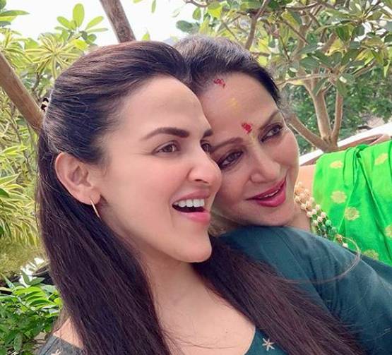 बेटी ईशा के एक्ट्रेस बनने के खिलाफ थे धर्मेंद्र, 6 महीने तक नहीं की थी बात