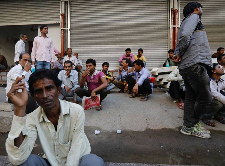 कोरोना का असर 3.5 करोड़ कर्मचारियों पर, इस फंड से मदद करेगी सरकार