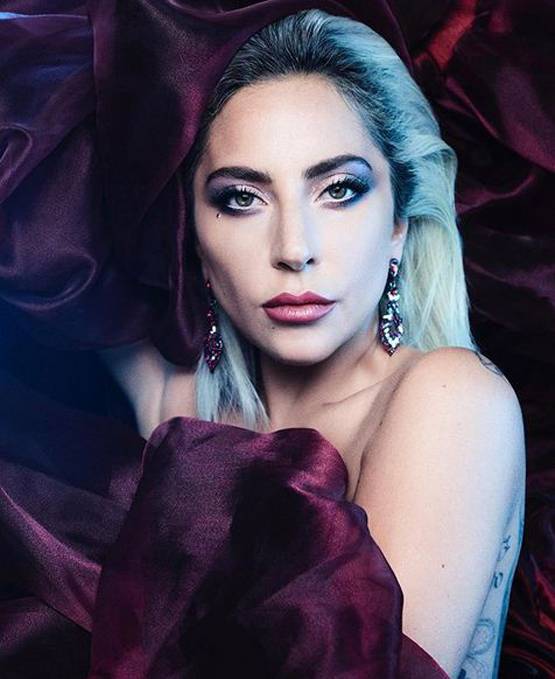 लेडी गागा ने मैगजीन के लिए कराया न्यूड फोटोशूट, वायरल हो रही तस्वीरें