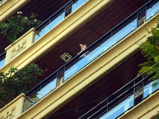 कोरोना कमांडोज को कपूर परिवार का सलाम, अर्जुन संग दिखीं मलाइका