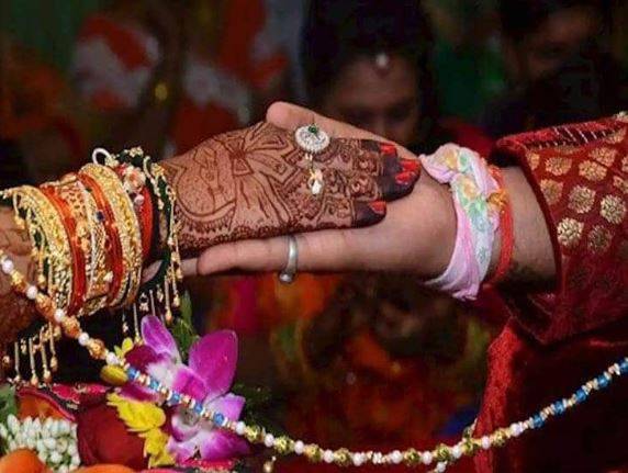 बेलगाम भाग रहा है सोना, क्या 50 हजार को टच करके मानेगा?