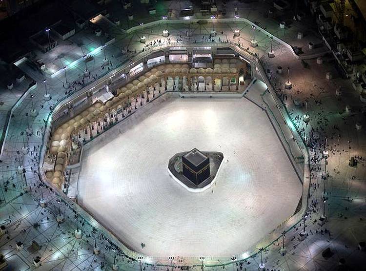 कोरोना के कहर से सूना हो गया मक्का, दुनिया के ये शहर भी वीरान