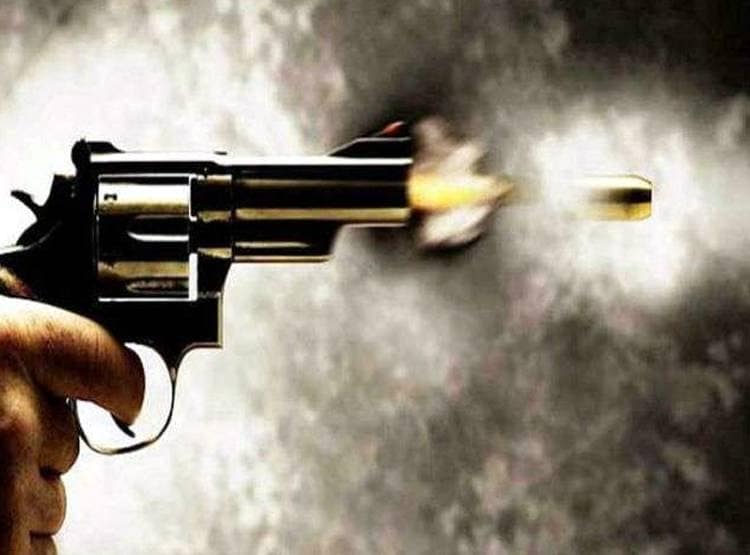 कत्ल करके भाग रहा था कात‍िल, 50 मीटर दूर सीने में पड़ी गोली