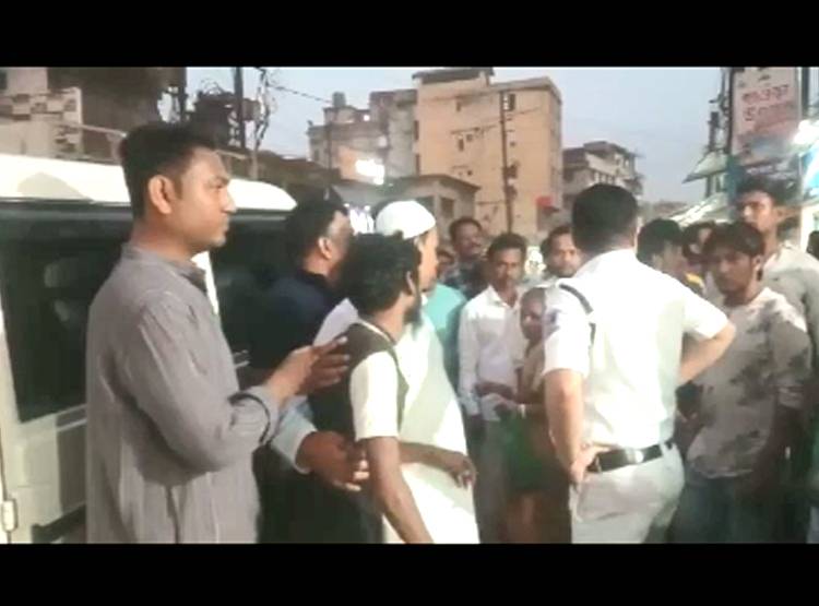 2 हजार के ल‍िए बच्चे का काटा गला, मां की गोद में पहुंचकर तोड़ा दम