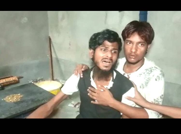 2 हजार के ल‍िए बच्चे का काटा गला, मां की गोद में पहुंचकर तोड़ा दम