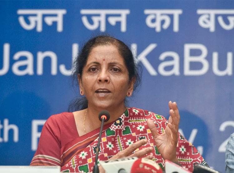 कोरोना के बीच महंगाई की मार, पेट्रोल से मोबाइल फोन तक होगा महंगा