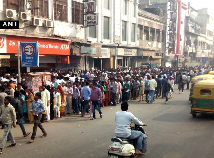 फिर नोटबंदी जैसा नजारा, जानें 4 सालों में कब-कब ATM पर टूटी भीड़