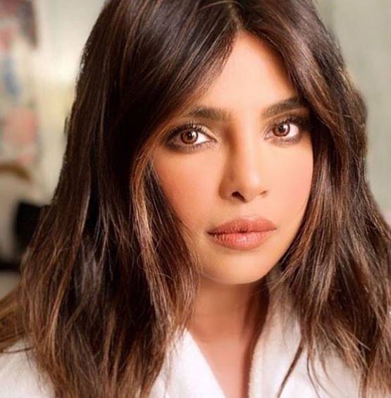 कैसे फैलता है कोरोना? किसे ज्यादा खतरा? प्र‍ियंका के खास सेशन में मिला जवाब