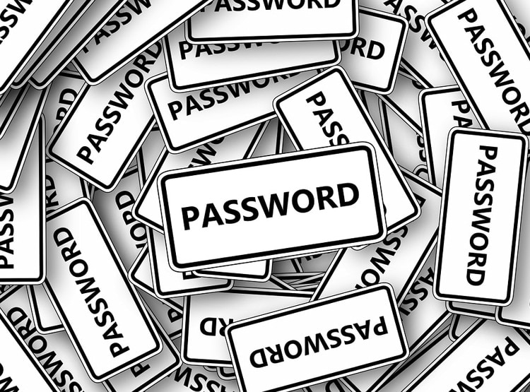 फेसबुक, इंस्टा और वॉट्सऐप, ऐसे जानें कौन-कहां चला रहा है आपका अकाउंट