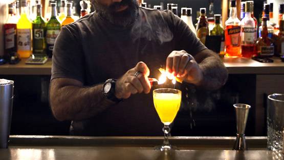 पार्टी में साथ पी सिगरेट-शराब, कोरोना वायरस से संक्रमित हुए 11 दोस्त