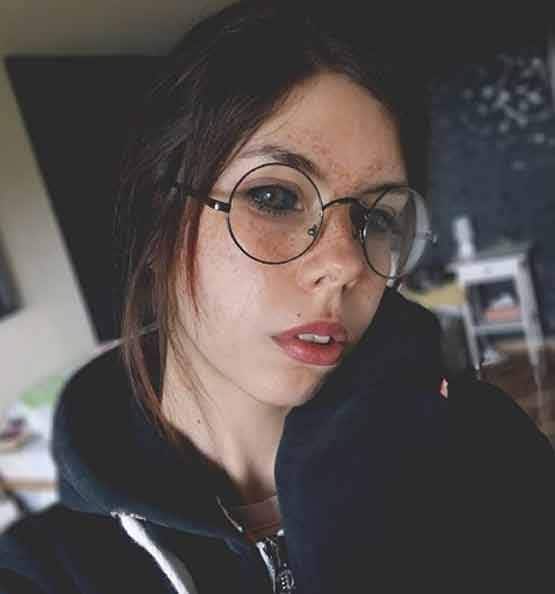 आंखें कलर कराने गई थी लड़की, टैटू वाले की एक गलती से हुई अंधी