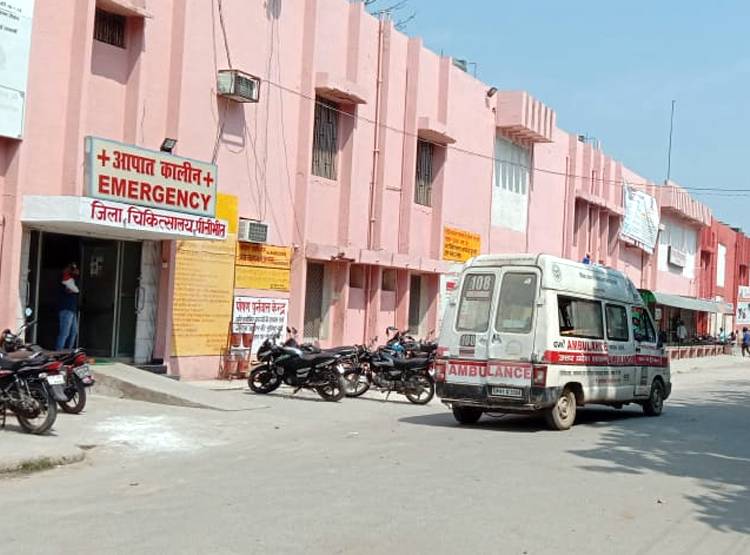 सऊदी से लौटी मां पर कोरोना का अटैक, 3 दिन बाद बेटा भी चपेट में