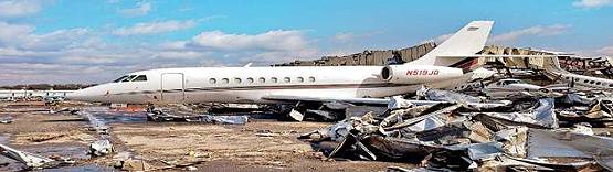 US में आया भयानक बवंडर, इस राज्य में इमरजेंसी, 16 KM तक फैला कचरा