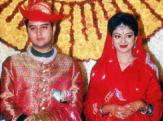 देश की 50 खूबसूरत महिलाओं में शामिल हो चुकी हैं सिंधिया की पत्नी