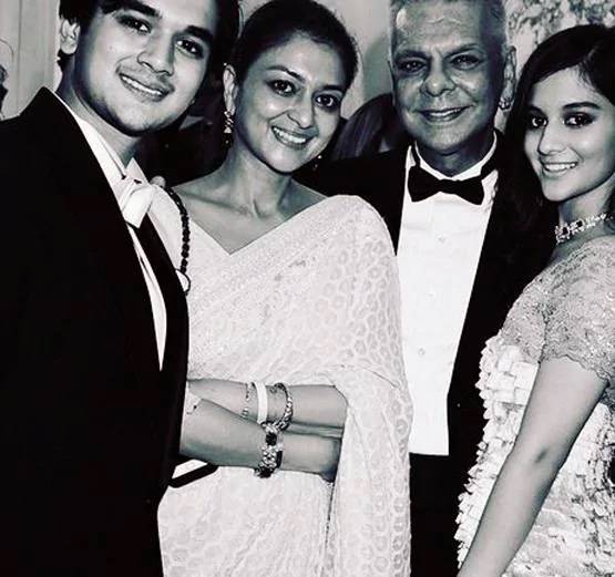 देश की 50 खूबसूरत महिलाओं में शामिल हो चुकी हैं सिंधिया की पत्नी