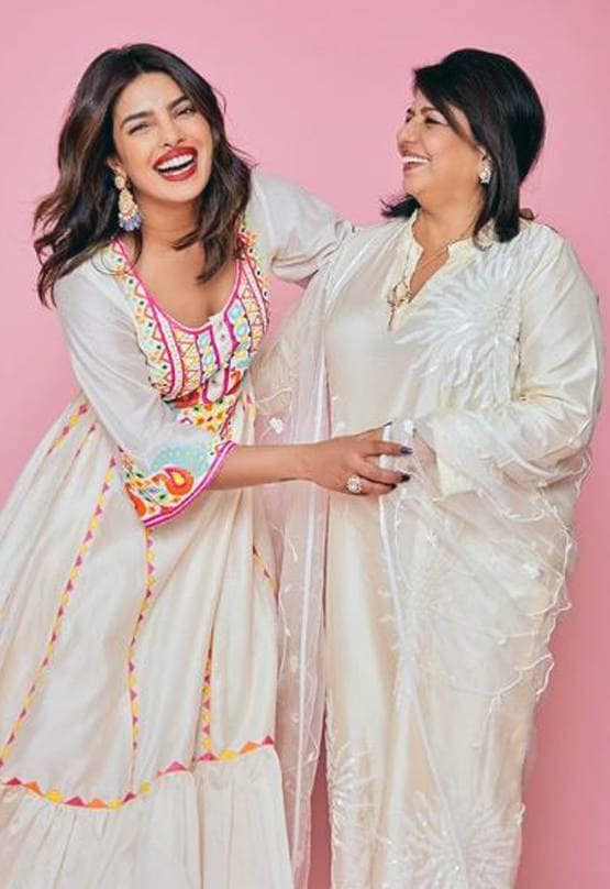 होली बैश में गर्लफ्रेंड संग नजर आए प्रियंका के भाई सिद्धार्थ चोपड़ा, Photos