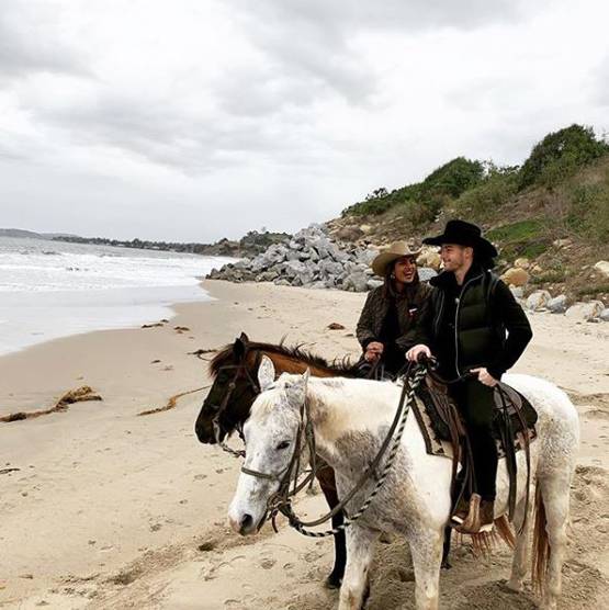 प्रियंका-निक का परफेक्ट संडे, कैलिफोर्निया के जंगल में की घुड़सवारी