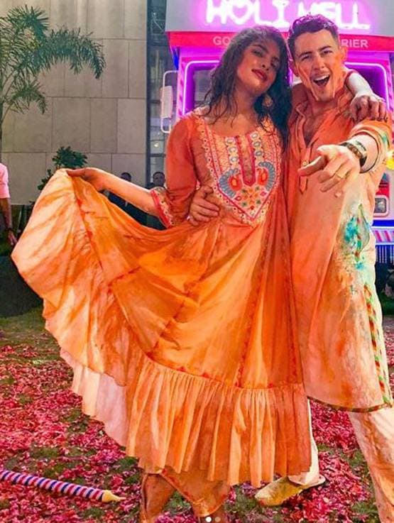 होली बैश में गर्लफ्रेंड संग नजर आए प्रियंका के भाई सिद्धार्थ चोपड़ा, Photos