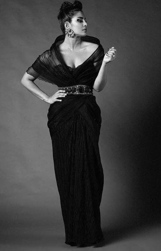 प्रियंका चोपड़ा का ग्लैमरस फोटोशूट, दिखा एक्ट्रेस का बोल्ड अंदाज