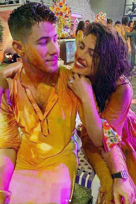होली बैश में गर्लफ्रेंड संग नजर आए प्रियंका के भाई सिद्धार्थ चोपड़ा, Photos