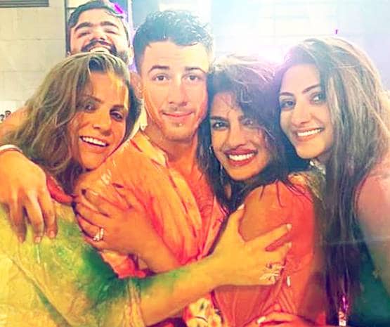 ईशा अंबानी की होली पार्टी में प्रियंका-निक की मस्ती, Inside Photos वायरल