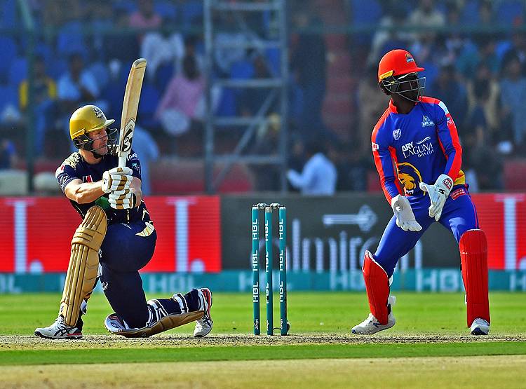 क्रिकेटरों पर खतरा, लीग बचाने के लिए PAK ने कोरोना पर बोला झूठ!