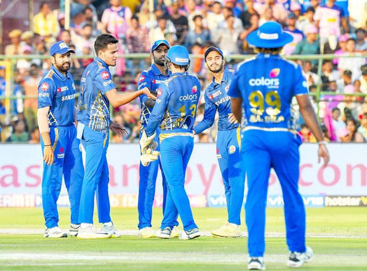 कोरोना के कारण IPL पर खतरा? सरकार से रद्द करने की हो रही मांग