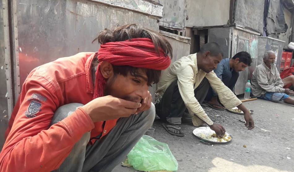 लॉकडाउन में गरीबों के लिए अन्नदाता बना ये गुरुद्वारा, ऐसे की मदद