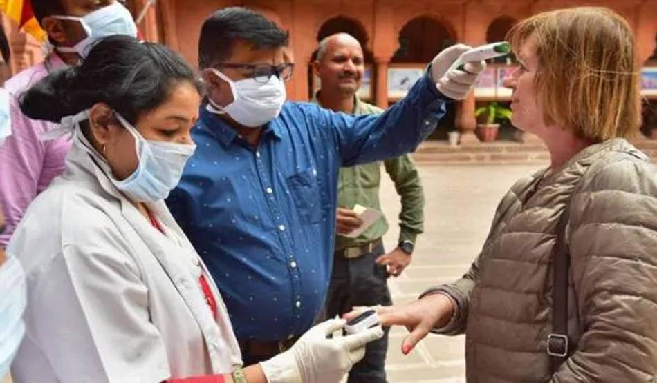 कोराना से बचने के लिए घर में ऐसे बनाएं सैनिटाइजर, खर्च बस 50 रु