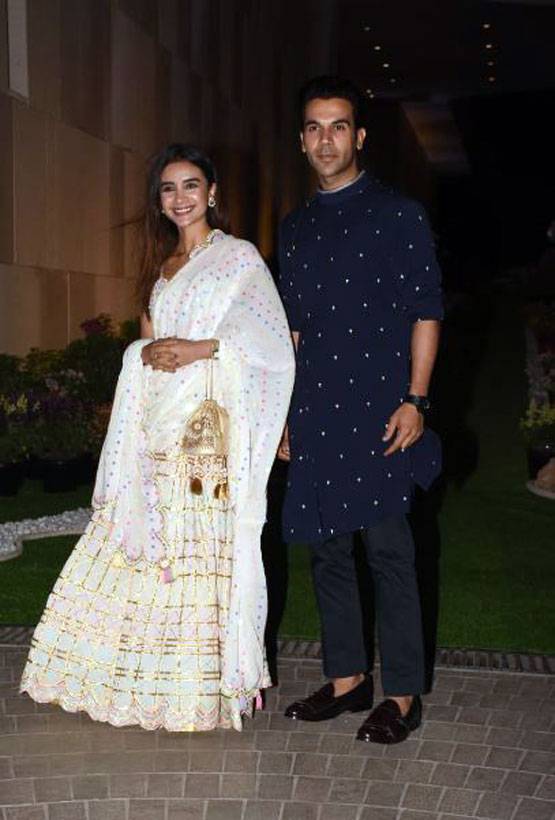 होली मनाने इस अंदाज में पहुंचे प्रियंका-निक, ये सेलेब्स भी हुए शामिल