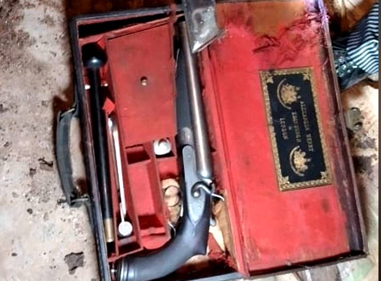 नवाब की आर्मरी से न‍िकले एंटीक हथियार, सेना ने द‍िखाई दिलचस्पी