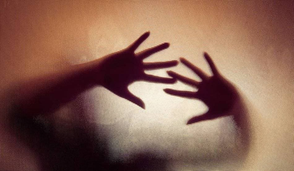 नशे में पार की घिनौनेपन की हद, मां के रेप में बेटा गिरफ्तार