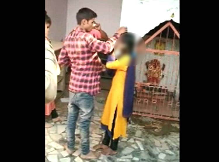 2 लड़कियों से मंदिर में अनोखी शादी, दोनों की मांग में भरा स‍िंदूर