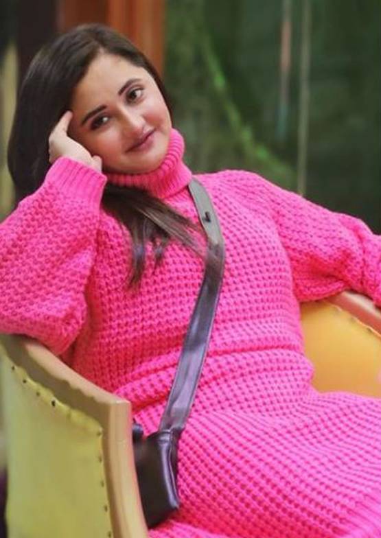 बॉडी शेमिंग पर हेटर्स को रश्मि का जवाब, 'मेरा शरीर मेरी मर्जी'