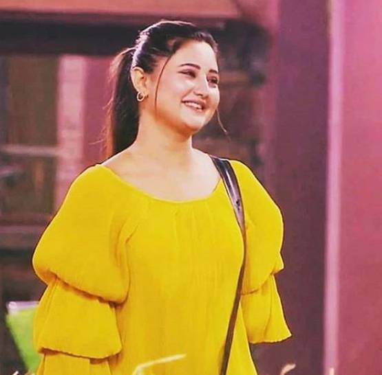 बॉडी शेमिंग पर हेटर्स को रश्मि का जवाब, 'मेरा शरीर मेरी मर्जी'