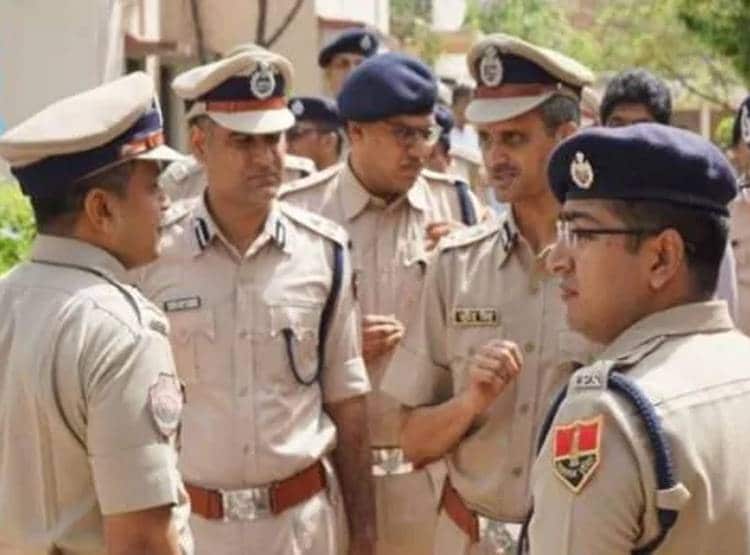 सलवार-सूट पहन गर्लफ्रेंड से मिलने पहुंचा, लोगों ने बच्चा चोर समझकर पीटा