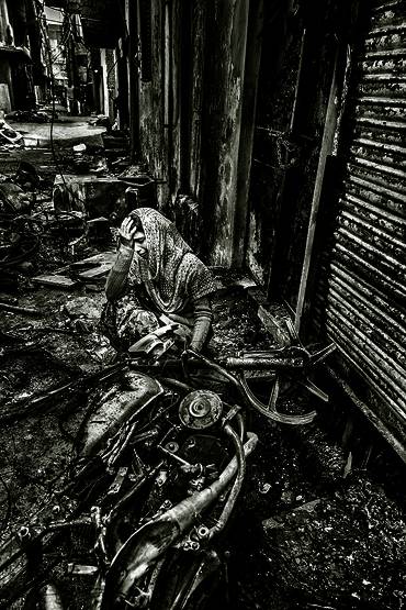 कैमरे की नजर से दिल्ली हिंसा, ये तस्वीरें आपको दहला देंगी