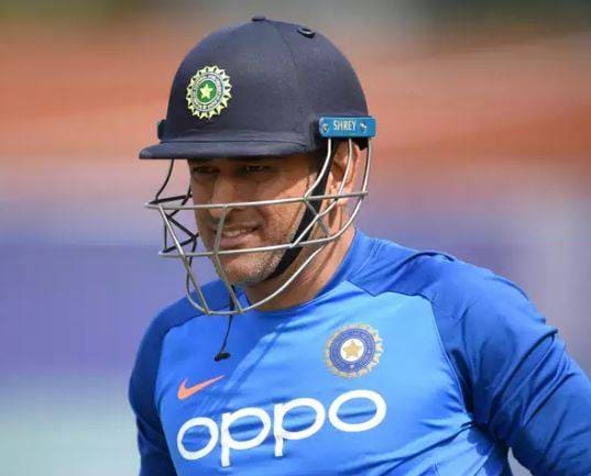 धोनी के भविष्य को लेकर बोले सहवाग, IPL भी वापसी की गारंटी नहीं