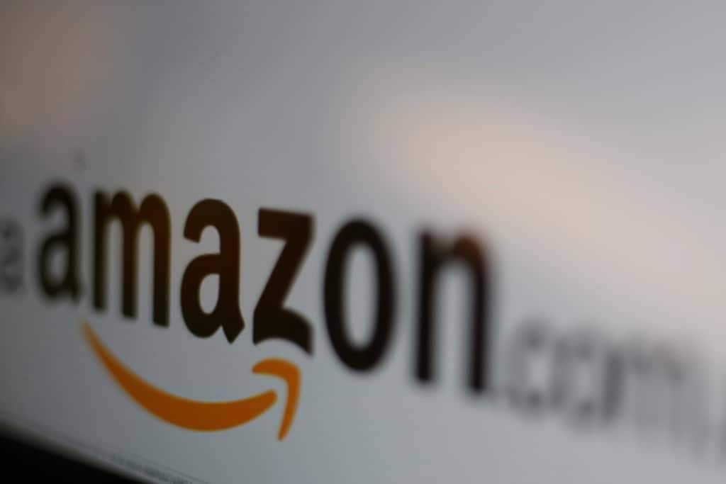 कोरोना से घर में कैद जिंदगियां, 1 लाख नौकरियां देगा Amazon