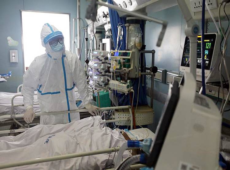 कोरोनाः लंदन में 3 दिन में कम पड़ जाएंगे ICU के बेड, कैसे होगा इलाज?