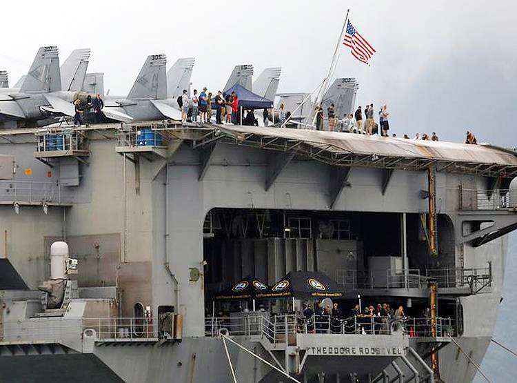 अमेरिकी नौसेना के 3 जवान कोरोना संक्रमित, युद्धपोत पर थे 5 हजार तैनात