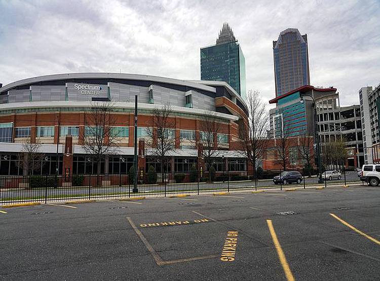 कोरोना से डरा सबसे ताकतवर देश, एक दिन में हुईं सबसे ज्यादा मौतें